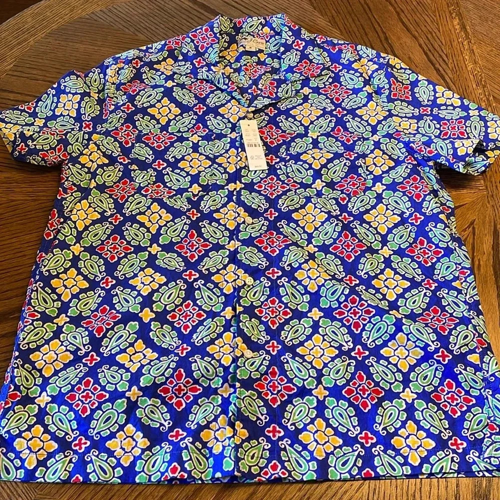 J. Crew Men’s Short Sleeve Button Down Camp-Collar Size M. New With Tags
